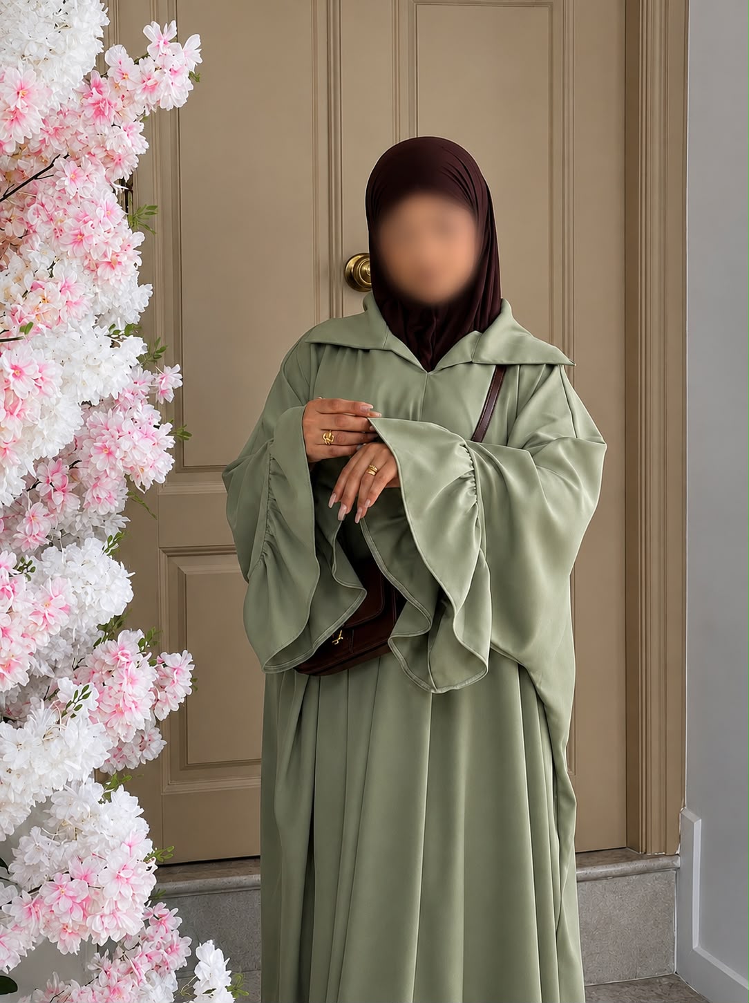 Abaya longue à col chemise et manches à volants