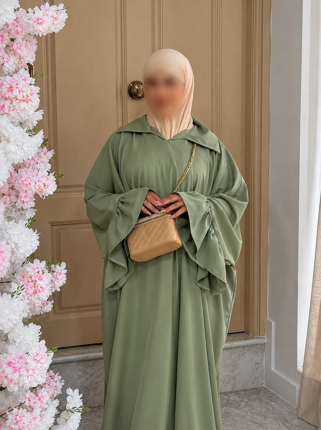 Abaya longue à col chemise et manches à volants