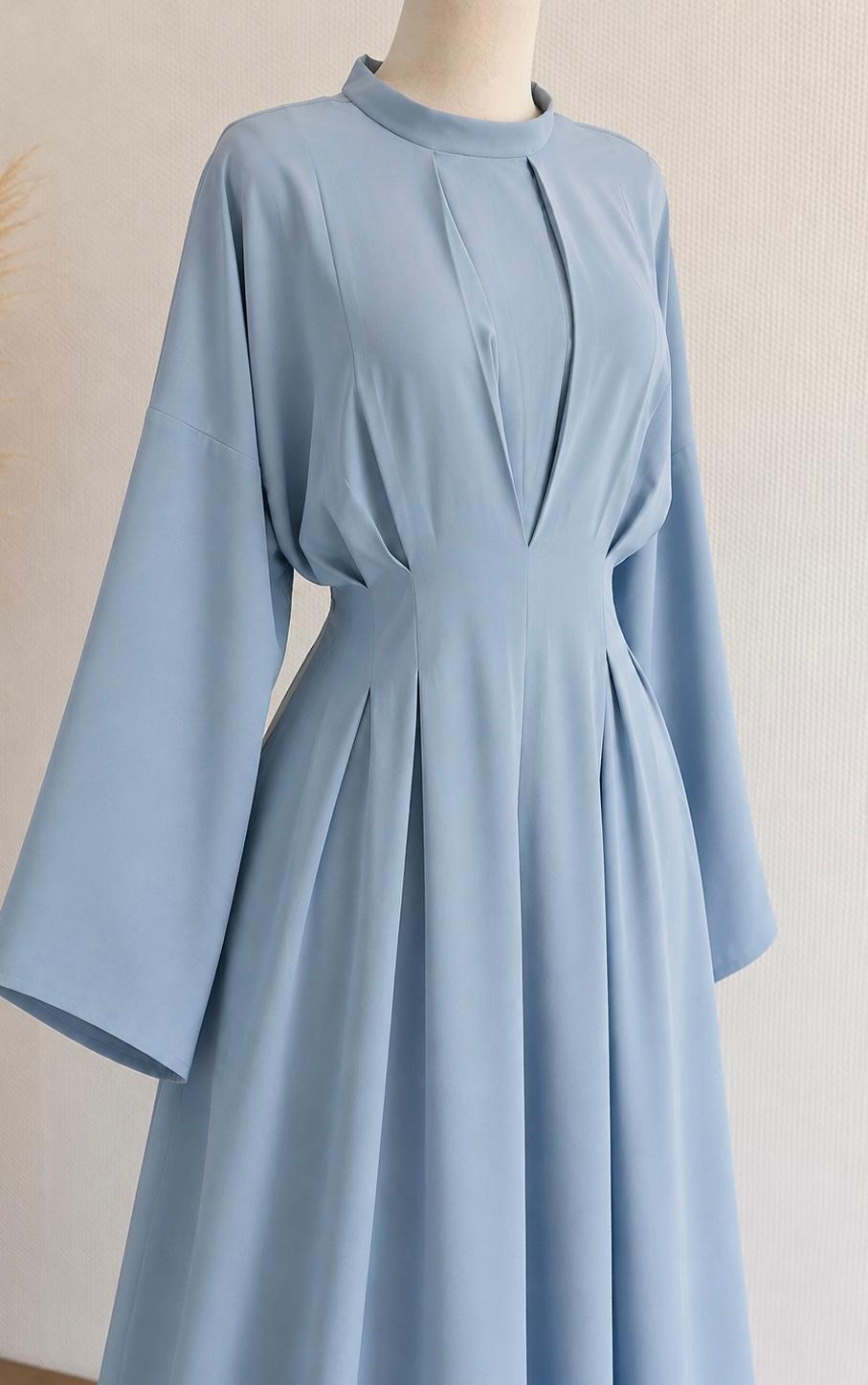 Abaya longue cintrée plissée avec liens à nouer ajustable