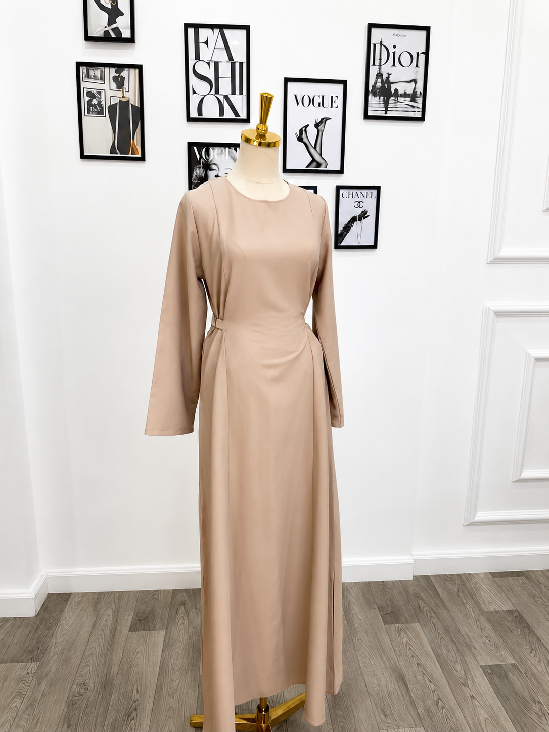 Abaya ceinturée coupe droite