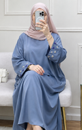 Abaya droite à manches brodées