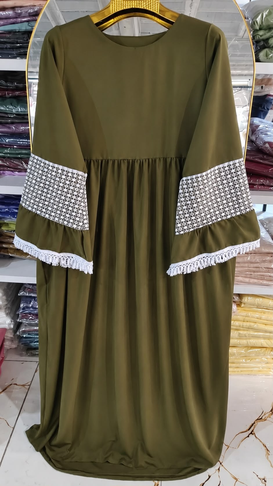 Abaya Longue Froncée sous la Poitrine en Caviary