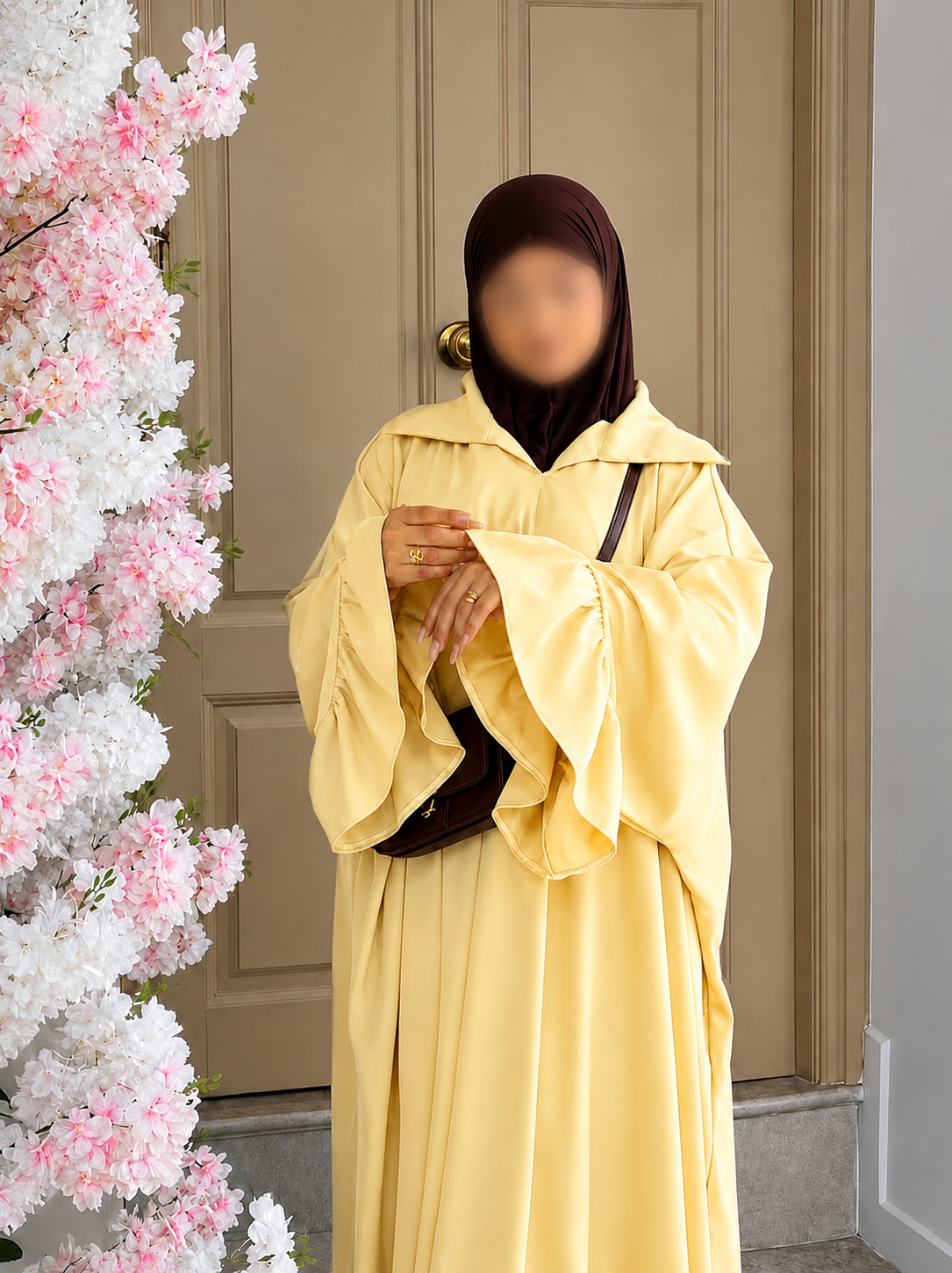 Abaya longue à col chemise et manches à volants