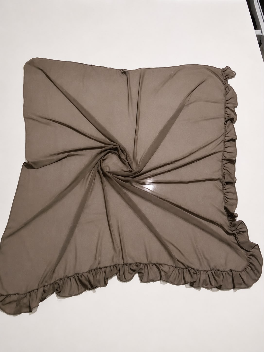 Hijab Voile Carré Volant en Mousseline